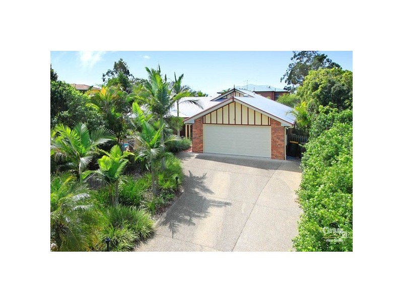 17 Lagoon Crescent, Bellbowrie QLD 4070