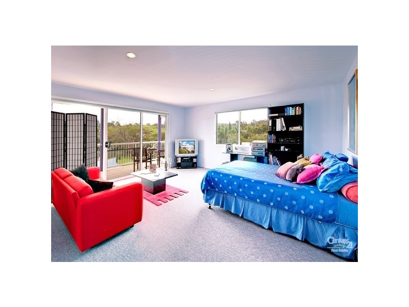 76 Kintyre Street, Brookfield QLD 4069