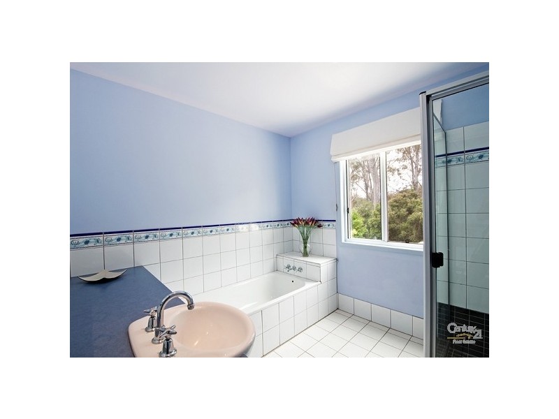 76 Kintyre Street, Brookfield QLD 4069