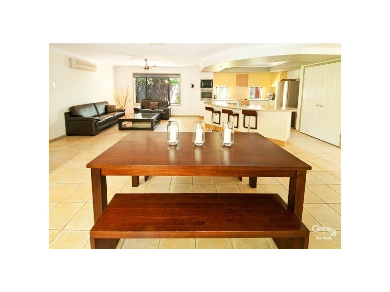 9 Jacksonia Drive, Seventeen Mile Rocks QLD 4073