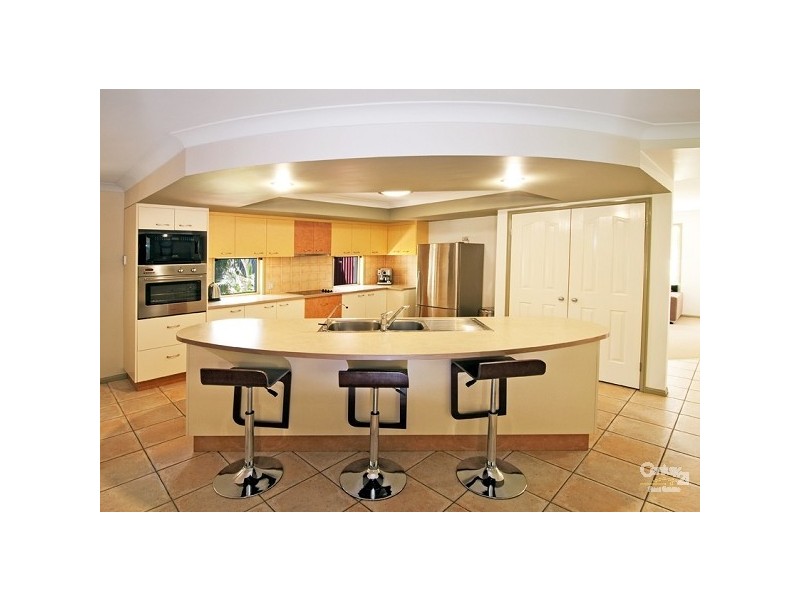9 Jacksonia Drive, Seventeen Mile Rocks QLD 4073