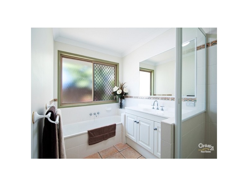 9 Jacksonia Drive, Seventeen Mile Rocks QLD 4073