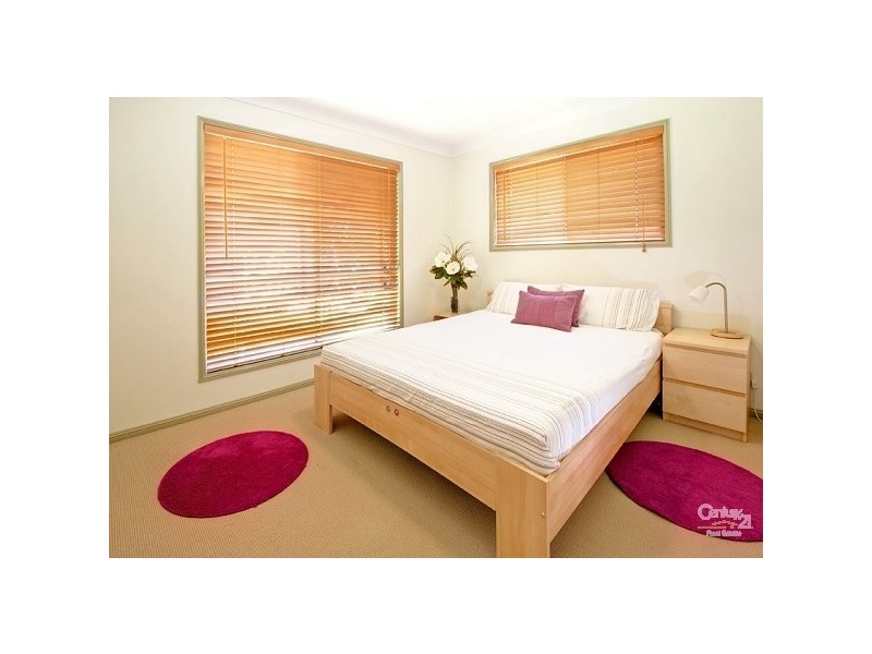 9 Jacksonia Drive, Seventeen Mile Rocks QLD 4073
