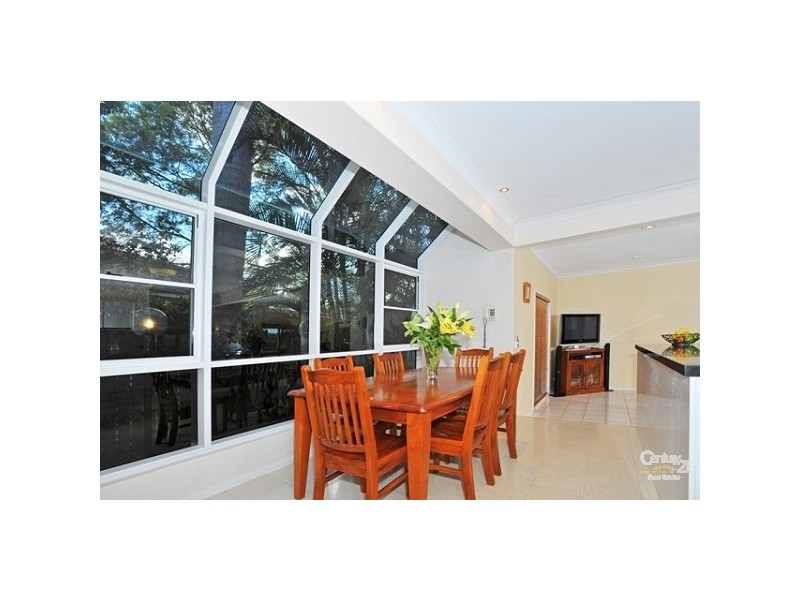 3 Gibson Place, Brookfield QLD 4069