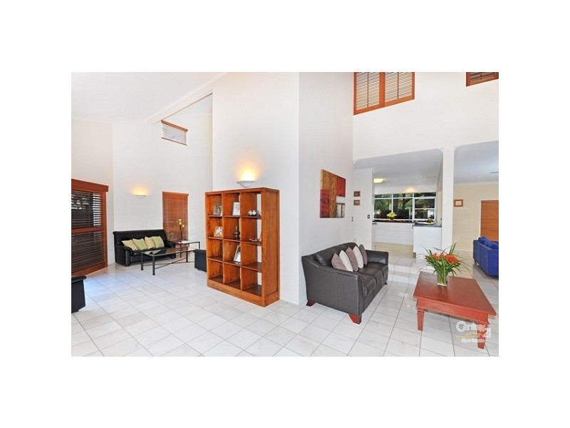 3 Gibson Place, Brookfield QLD 4069