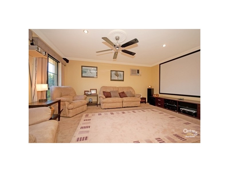 62 Gibson Crescent, Bellbowrie QLD 4070