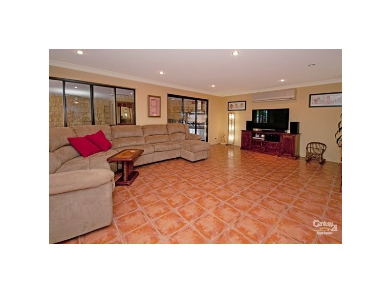 62 Gibson Crescent, Bellbowrie QLD 4070