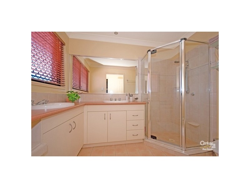 62 Gibson Crescent, Bellbowrie QLD 4070