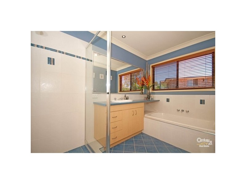 62 Gibson Crescent, Bellbowrie QLD 4070