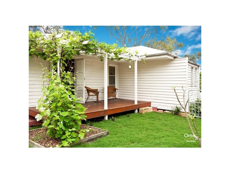 19 Burbong Street, Chapel Hill QLD 4069