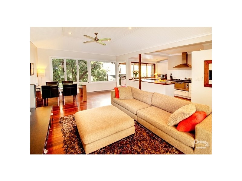 19 Burbong Street, Chapel Hill QLD 4069