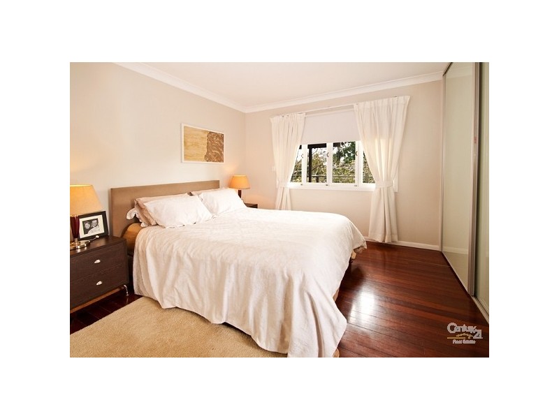 19 Burbong Street, Chapel Hill QLD 4069