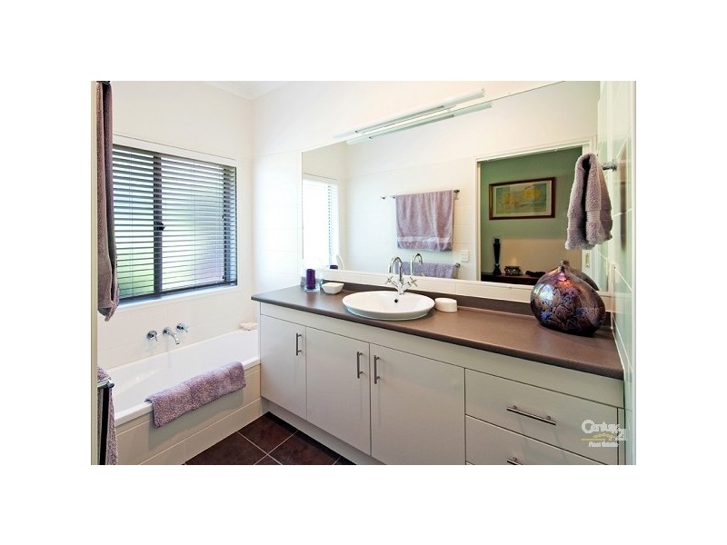 3 Coburn Court, Brookfield QLD 4069