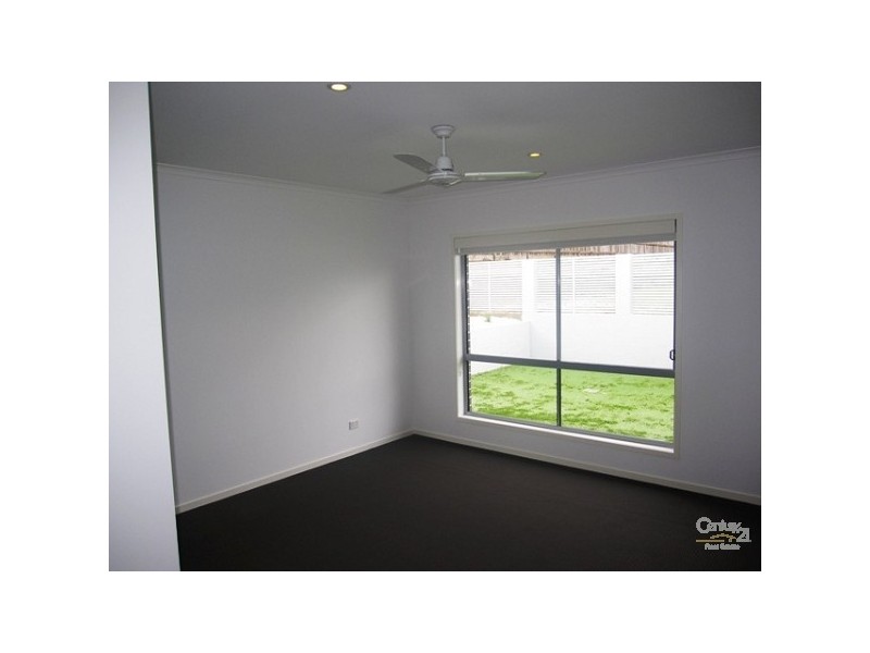 2 Joseph Avenue, Moggill QLD 4070