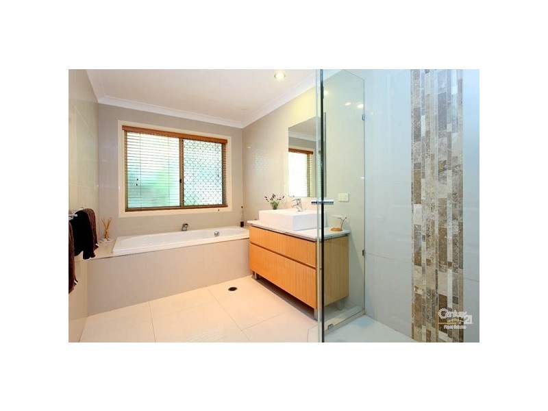 7 Fiddlewood Crescent, Bellbowrie QLD 4070