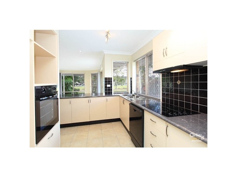 3/6 Golden Crest Place, Bellbowrie QLD 4070