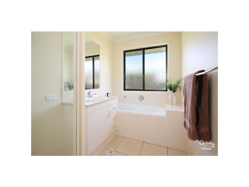 61 Joseph Avenue, Moggill QLD 4070