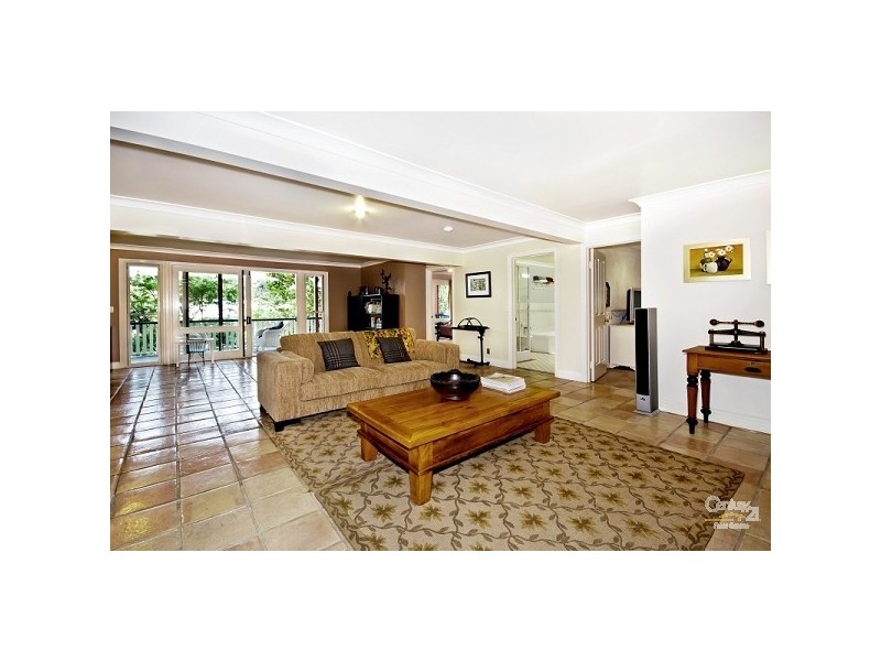 1 Thiesfield Street, Fig Tree Pocket QLD 4069