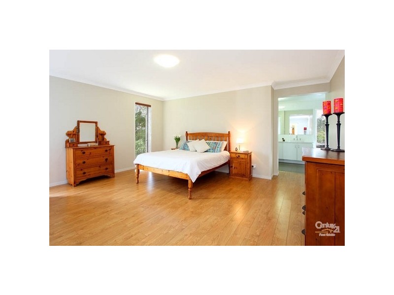 8 Cedar Wood Close, Moggill QLD 4070