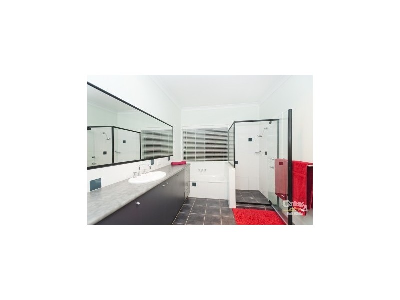 26 Nankin Street, Fig Tree Pocket QLD 4069