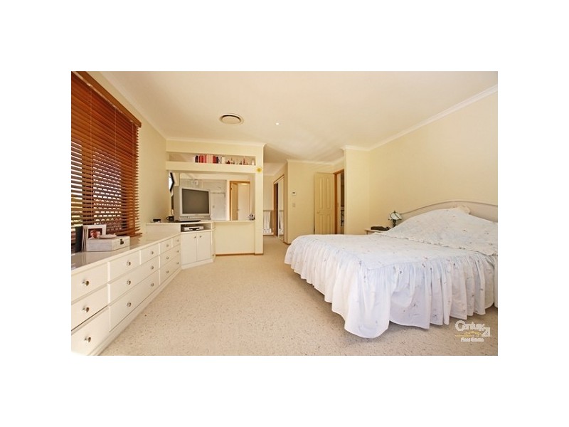 Brookfield QLD 4069