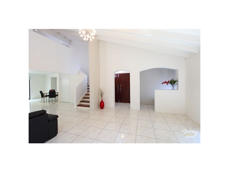 18 Lant Street, Chapel Hill QLD 4069