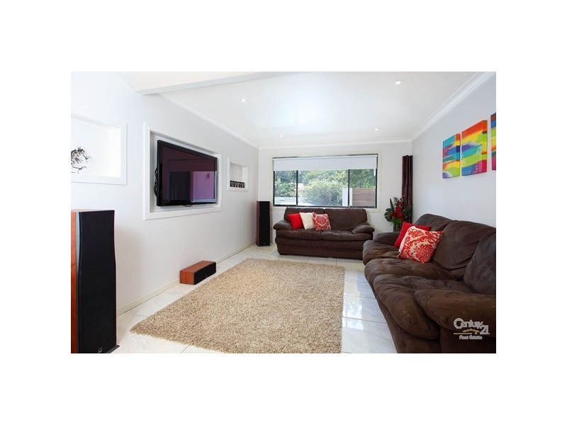 18 Lant Street, Chapel Hill QLD 4069