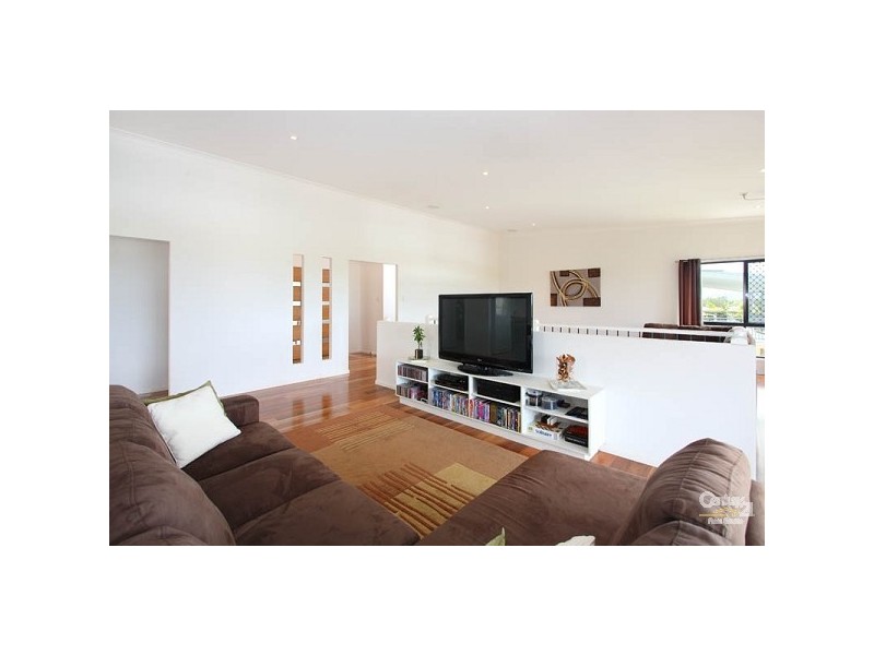 106 Gibson Crescent, Bellbowrie QLD 4070