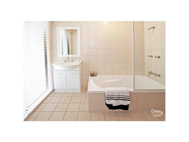 55 Marland Street, Kenmore QLD 4069