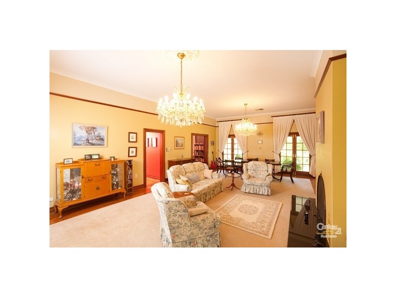 533 Hawkesbury Road, Anstead QLD 4070