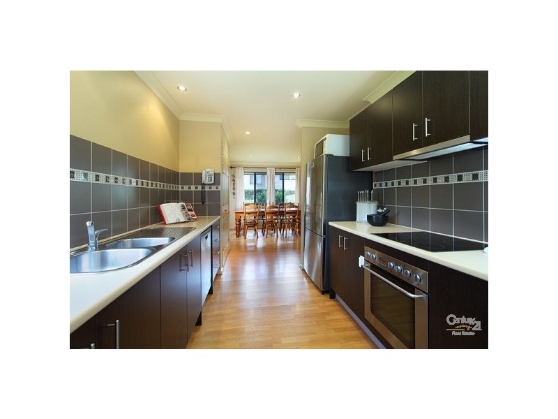 77 Westaway Crescent, Bellbowrie QLD 4070