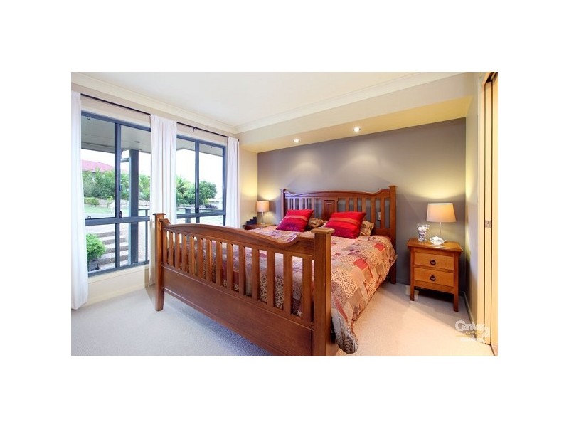 77 Westaway Crescent, Bellbowrie QLD 4070