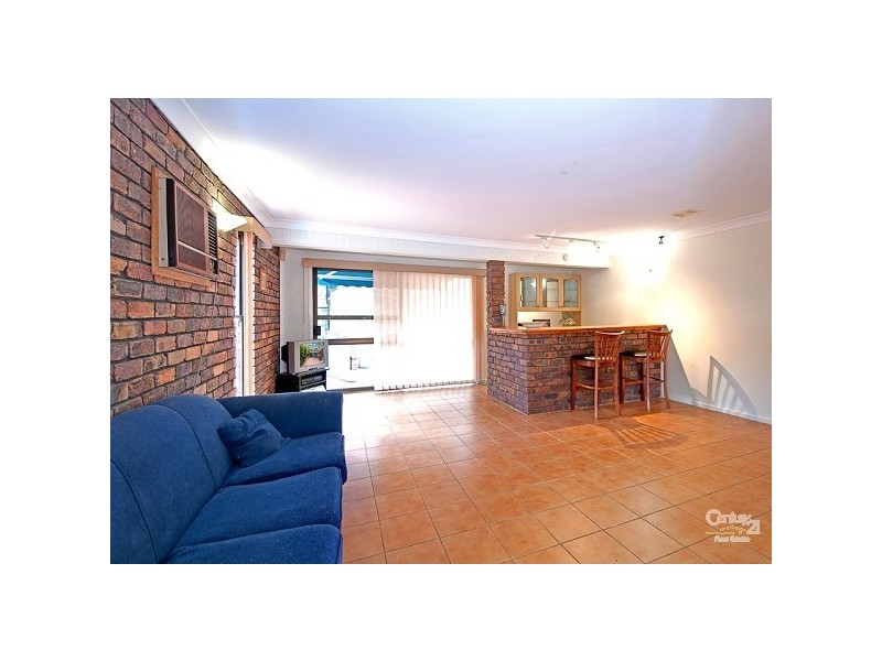 10 Mondra Street, Kenmore Hills QLD 4069