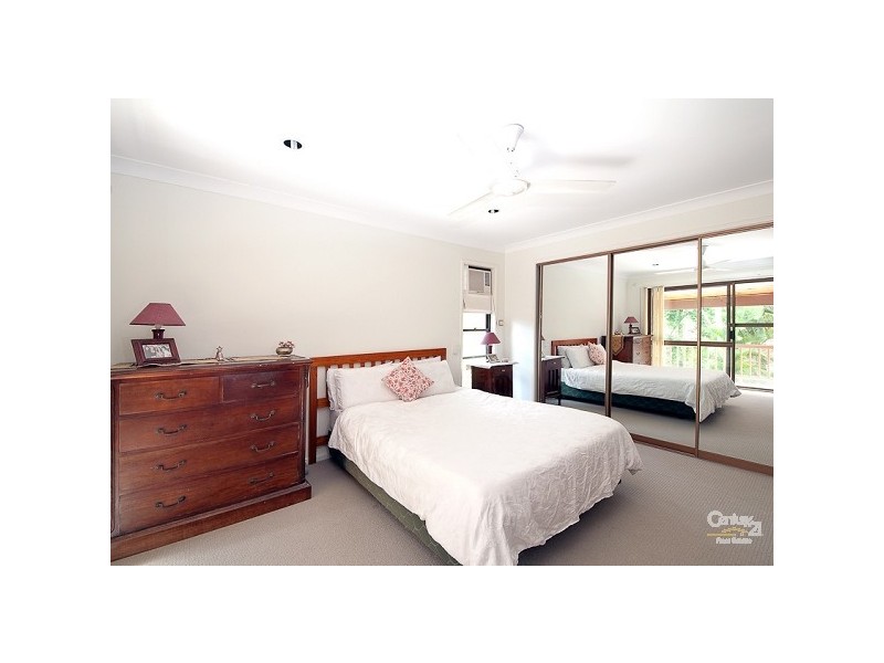 10 Mondra Street, Kenmore Hills QLD 4069