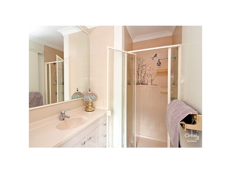 10 Mondra Street, Kenmore Hills QLD 4069