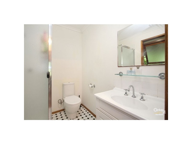 28 Sweetgum Street, Bellbowrie QLD 4070