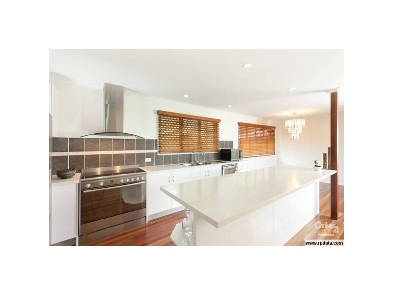 10 Kiandra Strreet, Chapel Hill QLD 4069