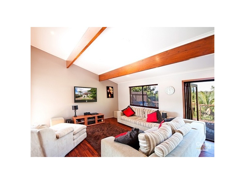15 Morningview Street, Chapel Hill QLD 4069