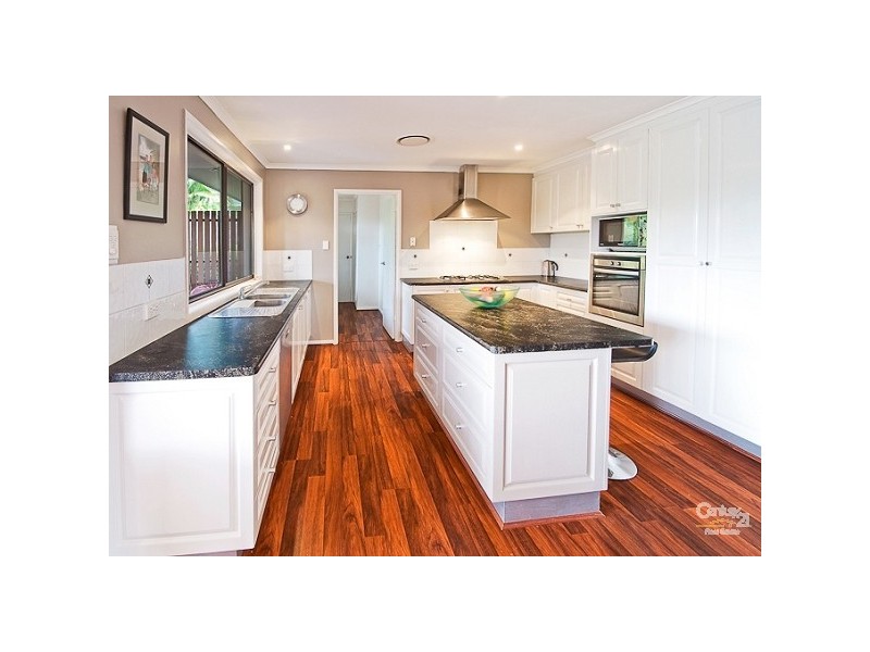 15 Morningview Street, Chapel Hill QLD 4069