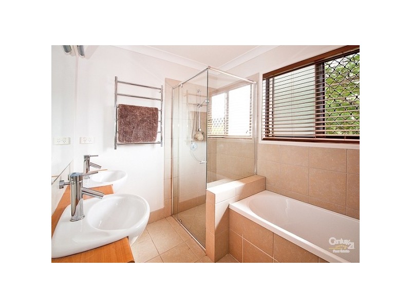 15 Morningview Street, Chapel Hill QLD 4069