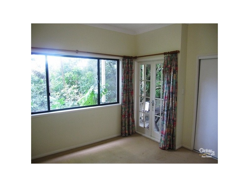 136 Stanley Terrace, Taringa QLD 4068