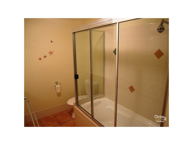 136 Stanley Terrace, Taringa QLD 4068