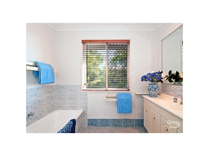 73 Gibson Crescent, Bellbowrie QLD 4070