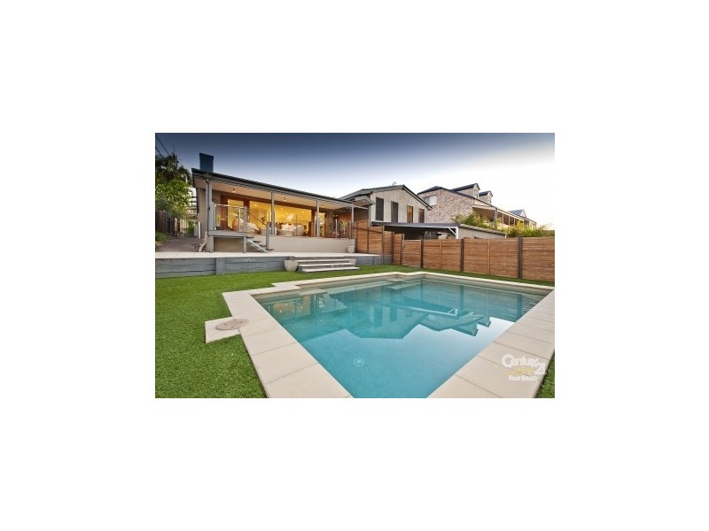 27 Moorfields Street, Fig Tree Pocket QLD 4069