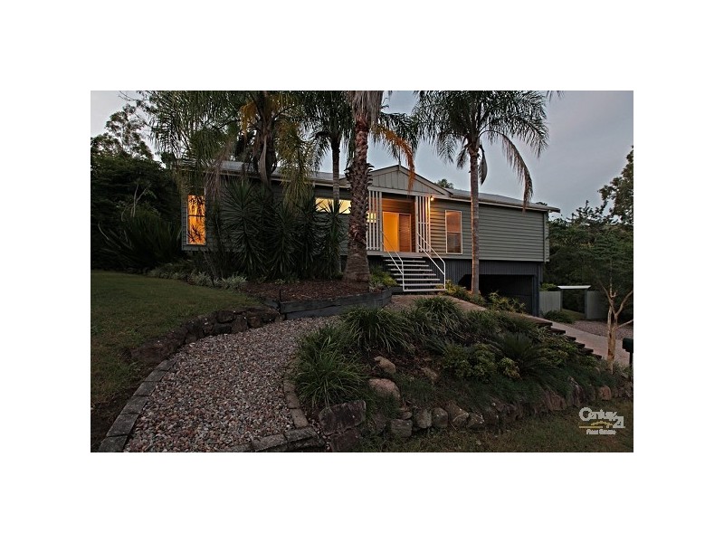 8 Torridon Close, Chapel Hill QLD 4069