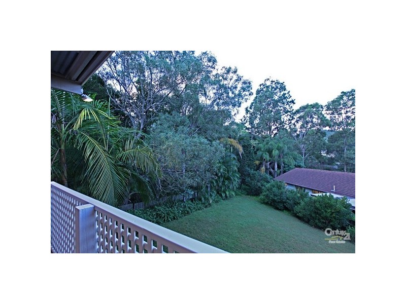 8 Torridon Close, Chapel Hill QLD 4069
