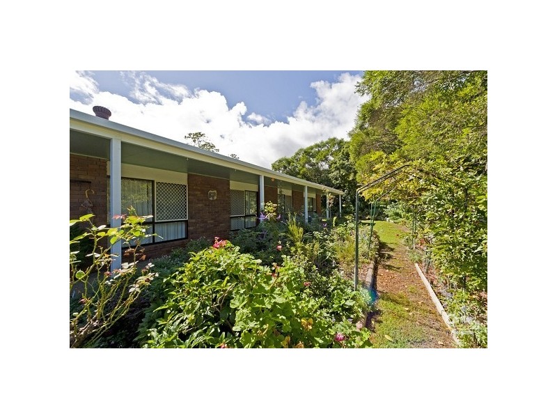 1 Palm Court, Bellbowrie QLD 4070