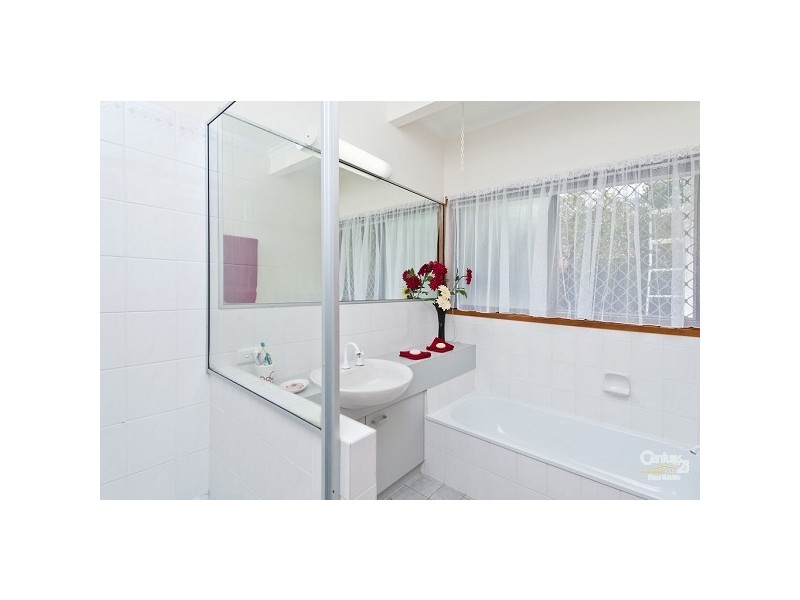 1 Palm Court, Bellbowrie QLD 4070