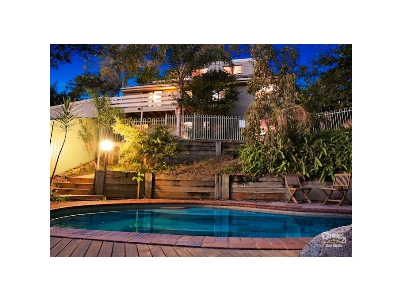 8 Jocelyn Court, Chapel Hill QLD 4069