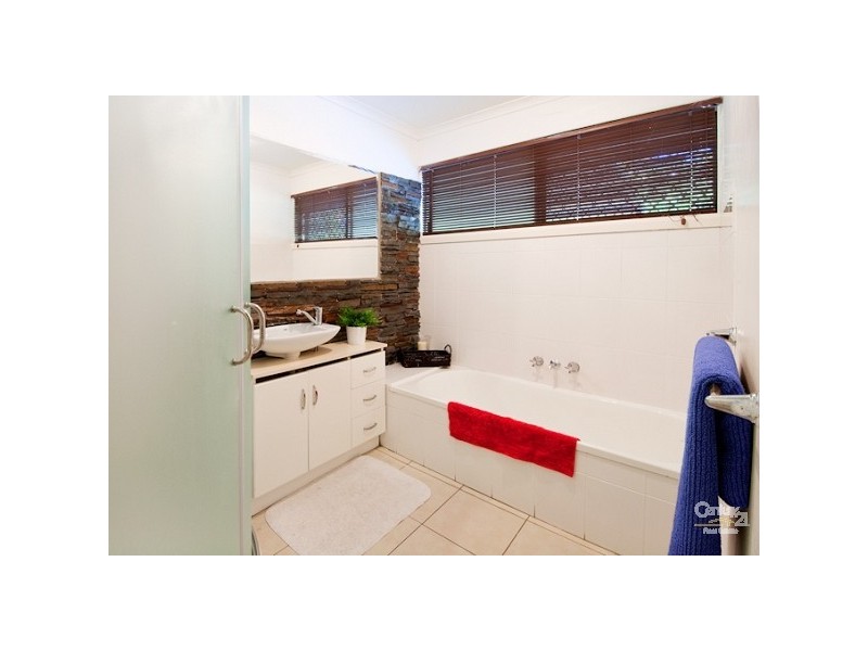 42 Montanus Drive, Bellbowrie QLD 4070